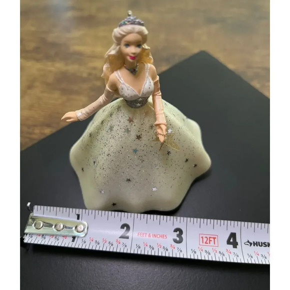 Hallmark Ornament Celebration Barbie Special '2001' - Picture 10 of 14
